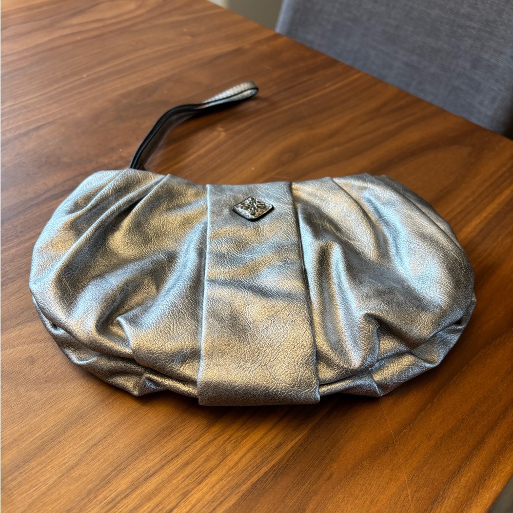 Simply Vera Vera Wang Silver Wristlet Clutch Modern Design